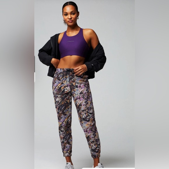NWT Fabletics The One Jogger - Picture 2 of 3